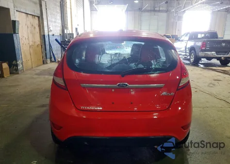 2013 Ford Fiesta Titanium z USA, uszkodzony, nr VIN 3FADP4FJ2DM217773